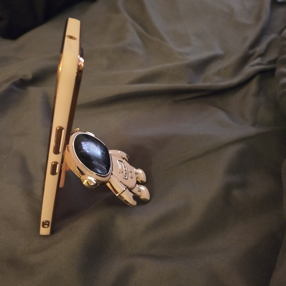 Electronics Samsung Galaxy S22- Rose 128GB - Picture 9 of 10